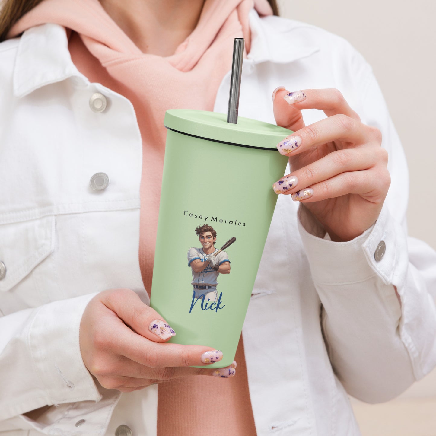 Insulated tumbler with a straw: The Nick